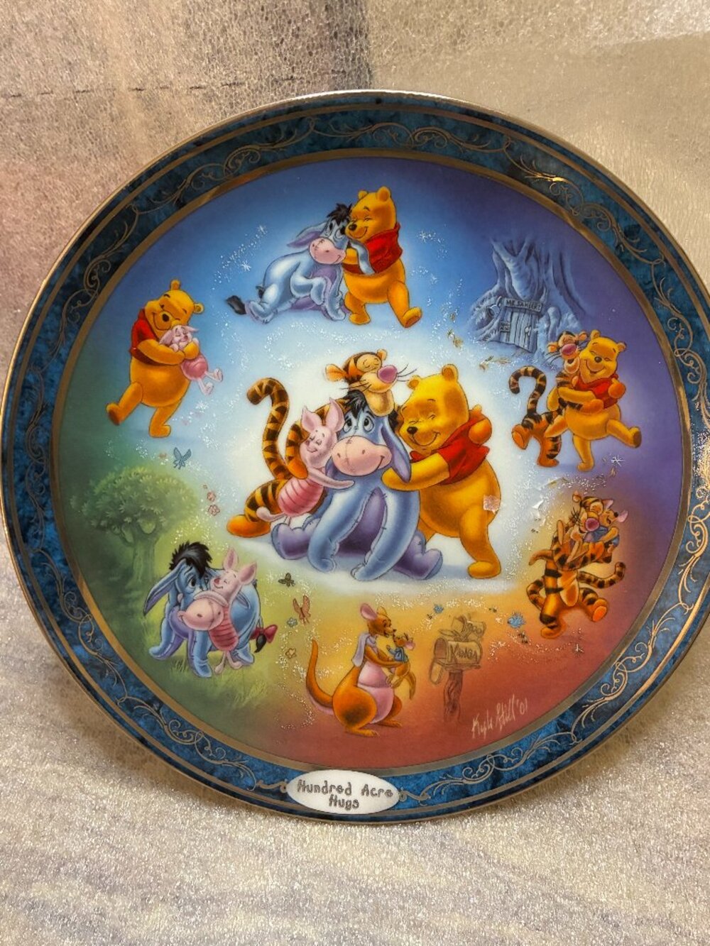 Bradford Exchange Winnie the Pooh "Hundred Acre Hugs" Collectors Plate